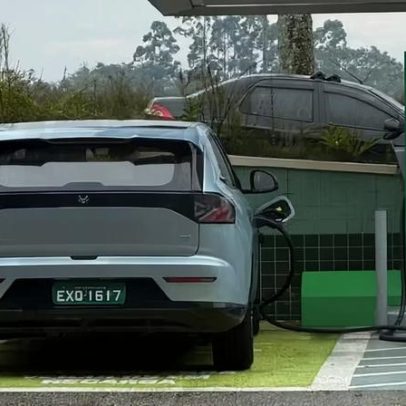 Baic testa Arcfox T1 no Brasil para competir com BYD Dolphin e Geely EX2