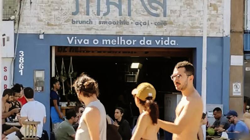 Mana começou como um balcão de açaí e hoje tem como carro-chefe os combos de café da manhã