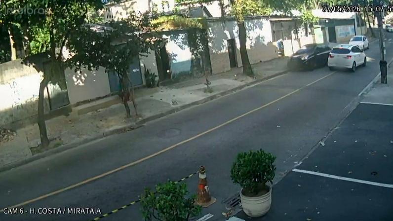 Câmera flagrou manobra irregular de carro de aplicativo — Foto: Reprodução/TV Globo
