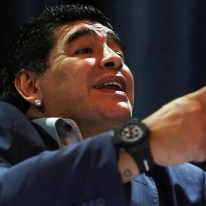 Filha de Maradona acusa médicos e advogados de planejar controlar o pai