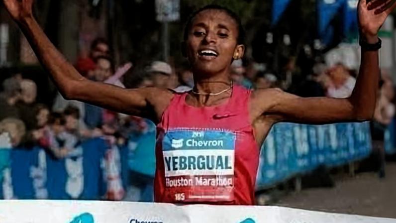 Maratonista etíope Yebrgual Melese morreu aos 36 anos, após sentir-se mal durante um treino