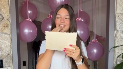 Maria Sophia, neta de Leonardo, lê carta escrita pelo cantor