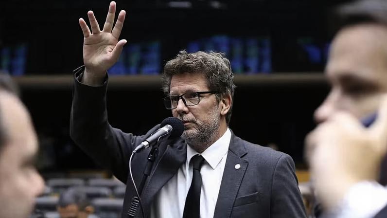 Deputado Mario Frias (PL-SP) no plenário da Câmara — Foto: Kayo Magalhães/Câmara dos Deputados