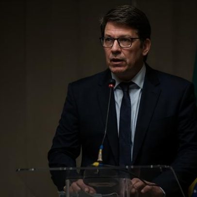 Mário Frias recua e admite verba de Vorcaro em filme sobre Bolsonaro