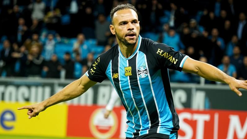 Martin Braithwaite comemora gol em Grêmio x Palestino-CHI, pela Copa Sul-Americana
