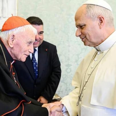 Mártir vivo do comunismo emociona o Papa