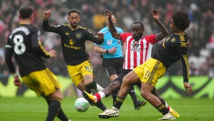 Matheus Cunha em ação durante o empate sem gols entre Manchester United e Sunderland