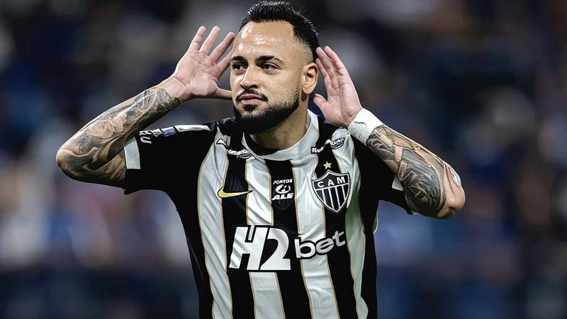 Maycon comemora gol de penalti no clássico mineiro entre Cruzeiro e Atlético-MG