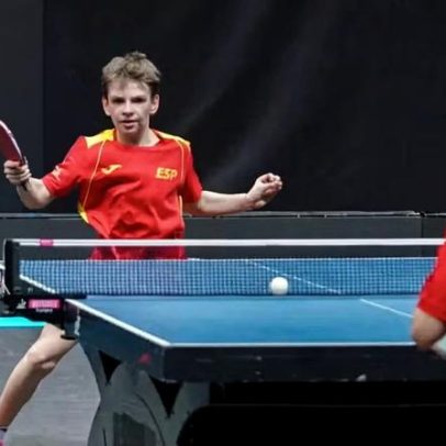Jovem prodígio do tênis de mesa vence medalha em torneio adulto aos 12 anos