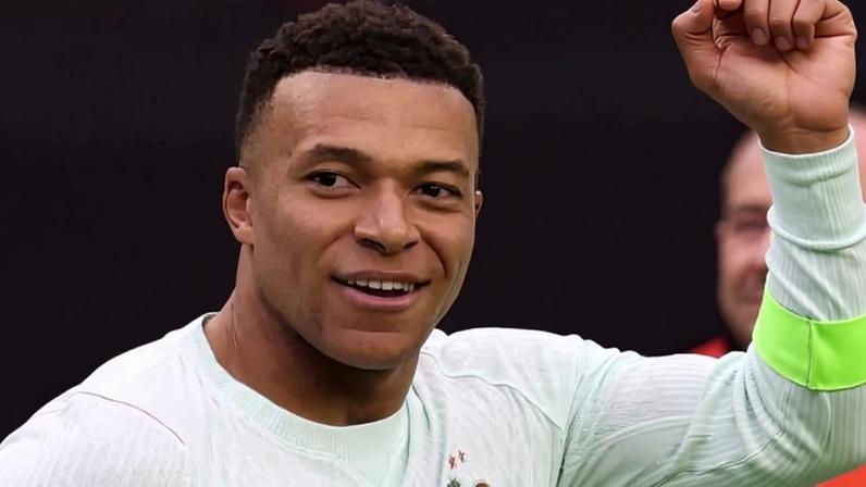 Mbappé comemora gol marcado pela França em amistoso contra o Brasil, em Boston (EUA)