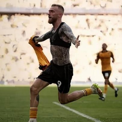 Após escândalo, Hull City vence no fim e garante vaga na Premier League