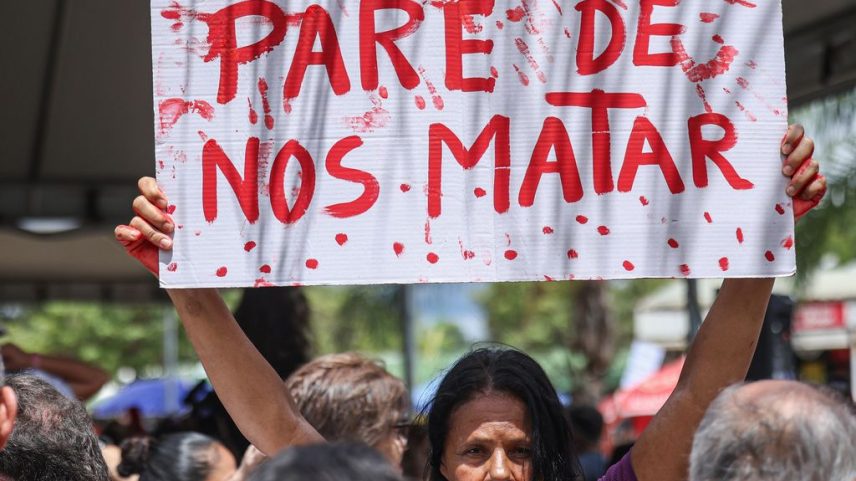 O Levante Mulheres Vivas realiza ato na área central de Brasília para denunciar o feminicídio e todas as formas de violência contra mulheres. Foto: Marcelo Camargo/Agência Brasil