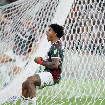 John Kennedy critica Fluminense na Libertadores: trocaria gols pelos pontos