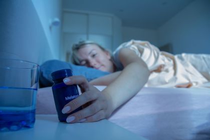 Melatonina geralmente é indicada para ajudar a regular o ciclo do sono