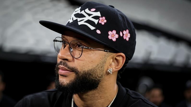 Memphis Depay está fora do jogo contra o Peñarol