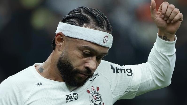 Memphis voltou a jogar pelo Corinthians após mais de dois meses