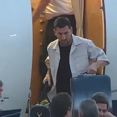 Messi desembarca nos EUA e se une à Argentina para a Copa do Mundo