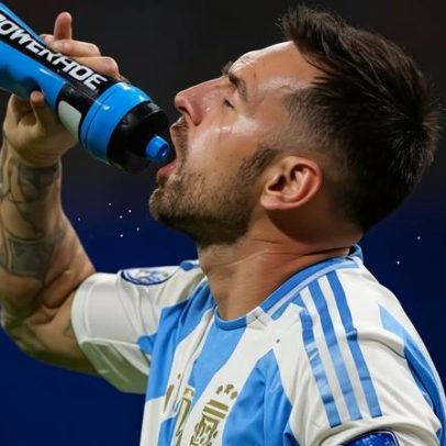 Regra de hidratação transforma o futebol em novo esporte e divide opiniões