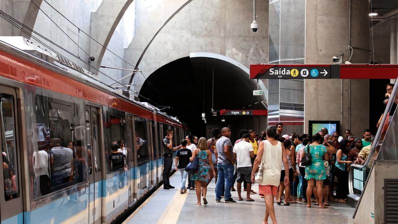 Foto colorida da Estação da Lapa do metrô de Savador - Metrópoles