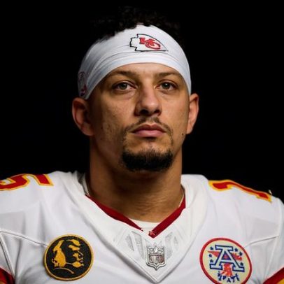 Mahomes em bom estágio de recuperação do joelho, pronto para a Semana 1