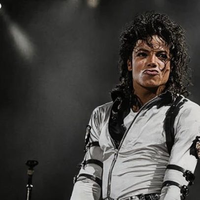 Michael Jackson conquista álbum nº 1 no Reino Unido após estreia de filme