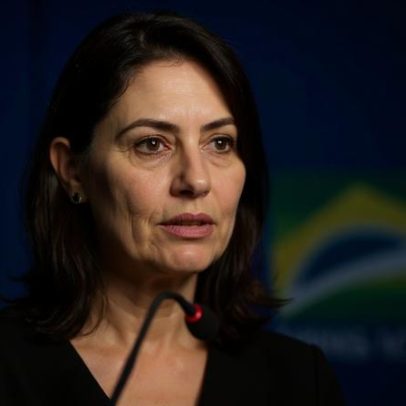 Michelle Bolsonaro participa de campanha em defesa da marca Ypê