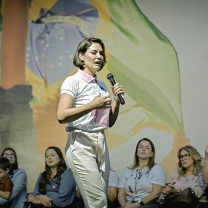 Michelle Bolsonaro é apontada como alternativa a Flávio, aliados aguardam