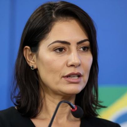 Michelle informa estado de saúde de Bolsonaro após cirurgia: ele já toma sopa