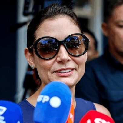 Michelle diz que Bolsonaro está um pouco chateado após cirurgia