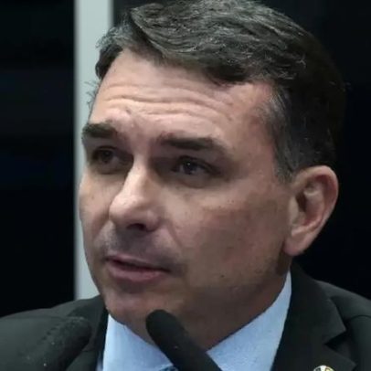 Michelle Bolsonaro se recusa a falar sobre ligação entre Flávio e Vorcaro