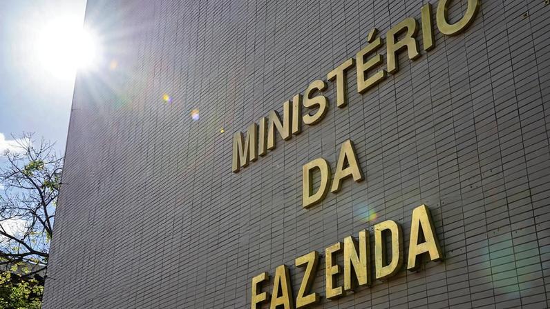 Imagem colorida da fachada do Ministério da Fazenda, na Esplanada dos Ministérios, em Brasília (DF) - Metrópoles