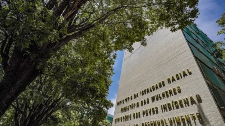 Na ausência de concurso, Ministério das Mulheres conta com dificuldade para manter as atividades sem servidores