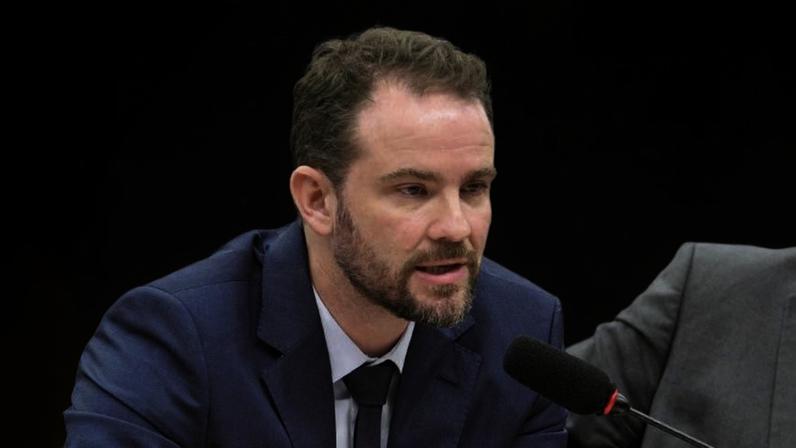 Durigan faz sua segunda viagem internacional como ministro da Fazenda