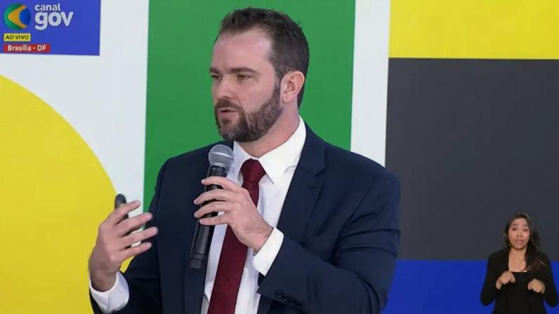 O programa de renegociação de dívidas foi detalhado pelo ministro da Fazenda, Dario Durigan