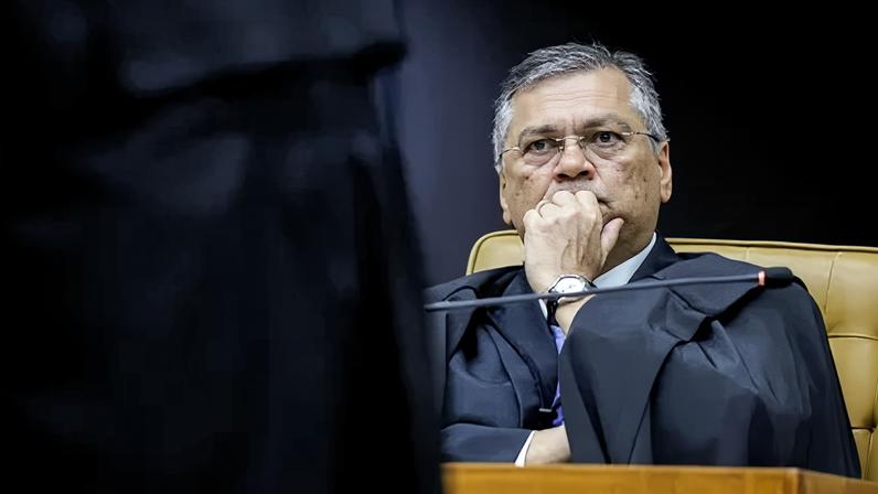 O ministro Flávio Dino durante sessão plenária no STF