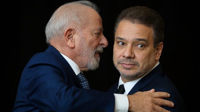 Presidente Luiz Inácio Lula da Silva e o ministro da Justiça e Segurança Pública, Wellington César Lima, durante o lançamento do Programa Brasil Contra o Crime Organizado, no Palácio do Planalto