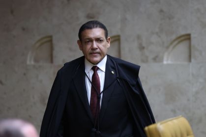 Ministro Nunes Marques durante a sessão plenária do STF