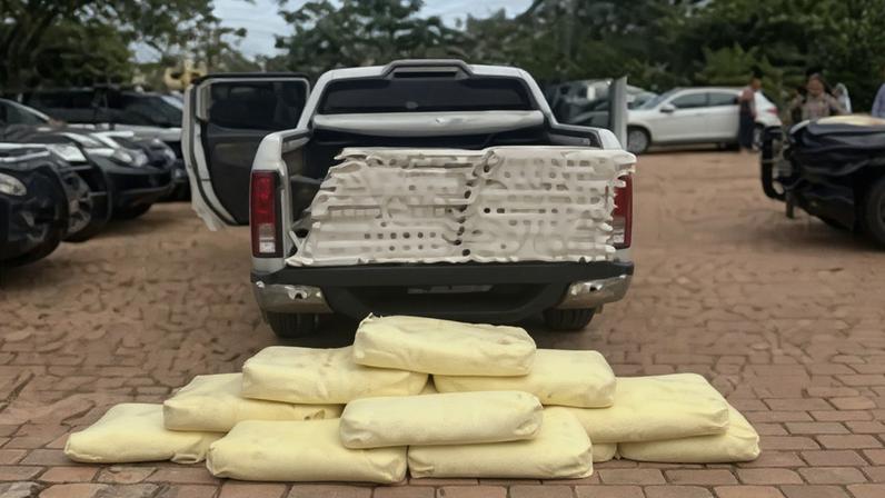 Condutor não possuía autorização para transportar materiais.