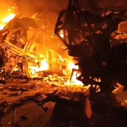 Vídeo mostra chamas consumindo veículos em acidente em MG que deixou 8 mortos