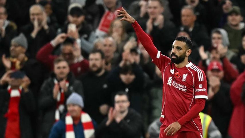 Mohamed Salah, do Liverpool, comemora gol contra o Aston Villa, pelo Campeonato Inglês