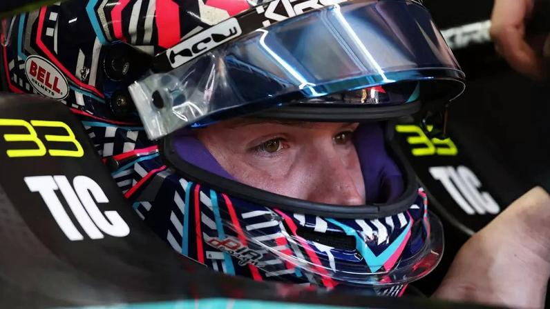 Dan Ticktum leva pole position em Mônaco