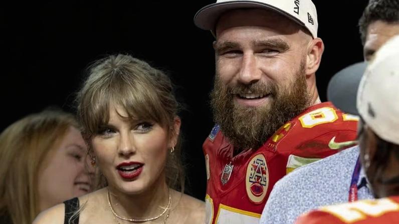 Taylor Swift e Travis Kelce — Foto: Getty