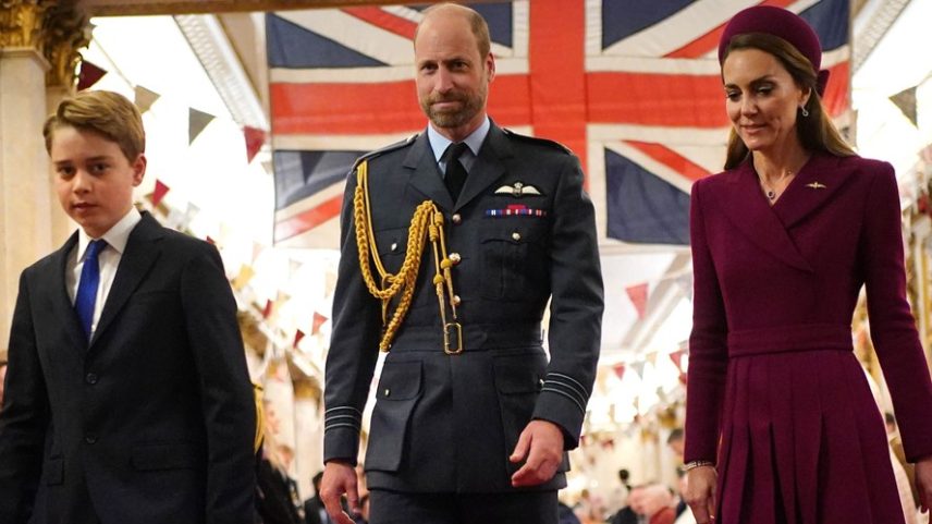 William, Kate Middleton e George, o filho mais velho deles — Foto: Getty Images