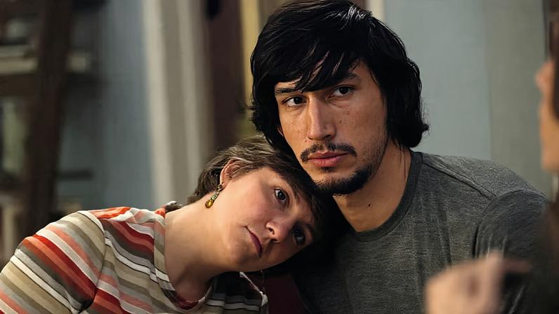 Lena Dunham e Adam Driver em cena da série Girls — Foto: Divulgação