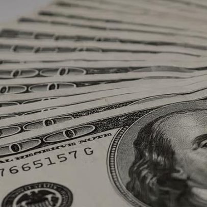 Dólar sobe diante de incertezas sobre conflito no Irã
