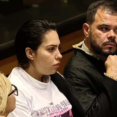 Monique desmaia ao ver fotos do filho e interrompe julgamento