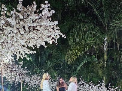 Monique Evans celebra 12 anos de relacionamento e 2 de casamento