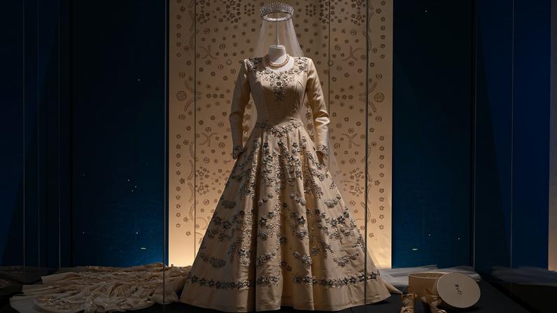 foto com cor. acervo da exposição que celebra a rainha Elizabeth II - metrópoles