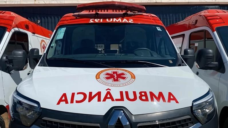 Motociclista morre após sair da pista e bater em barranco na MG-403, em São João da Ponte