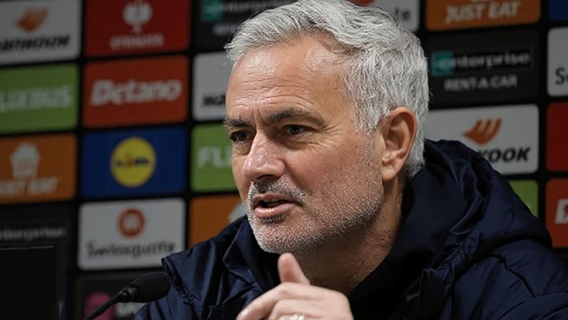 José Mourinho deve fechar com o Real Madrid
